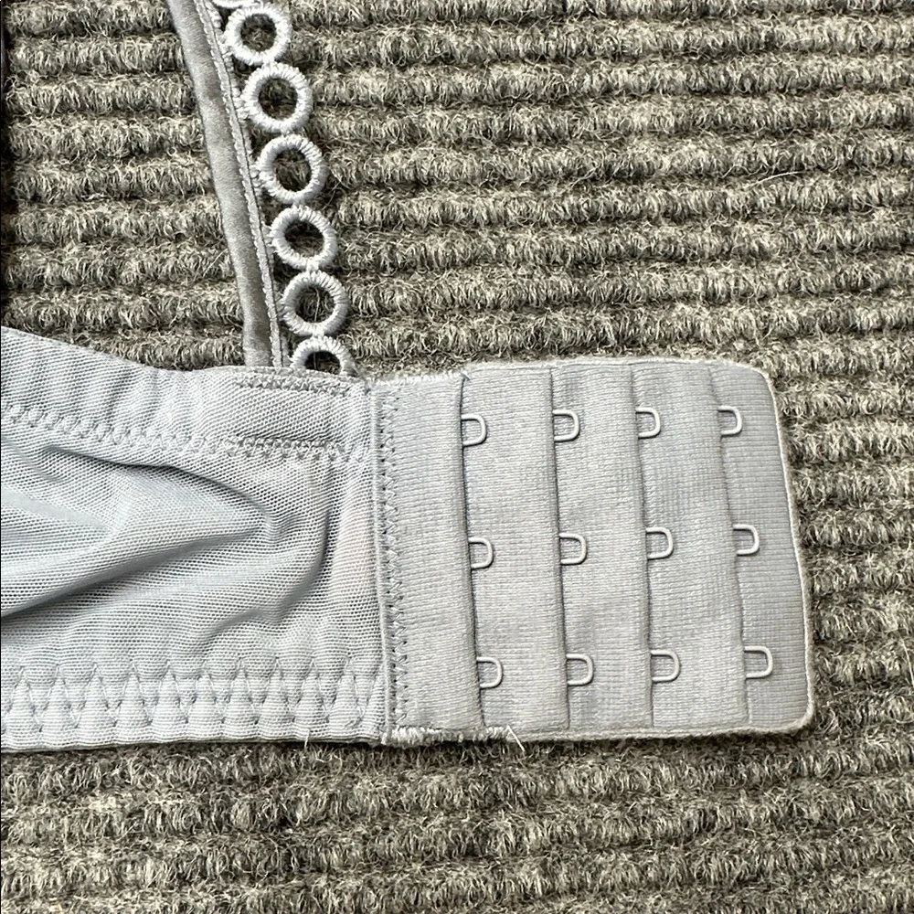 Victoria’s Secret Shimmer Lace Underwire Bra 38DDD 38F Dusty Blue-ish Gray - Picture 5 of 10